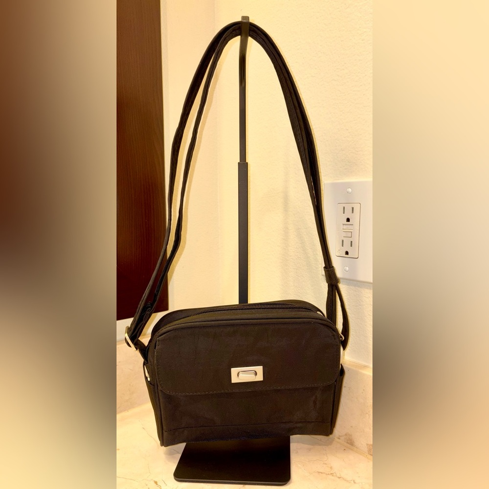 Magellan Vaultpro Black Nylon Crossbody Bag RFID